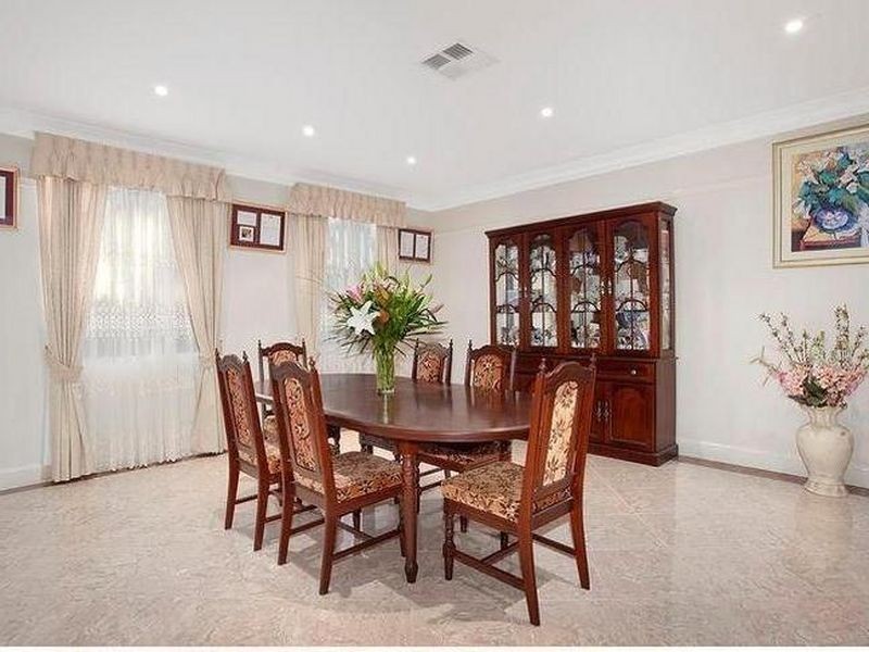 10 Greyfriar Pl, Kellyville NSW 2155