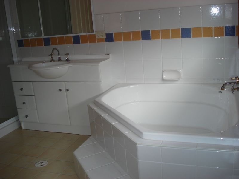 13 Rothwell Cct, Glenwood NSW 2768