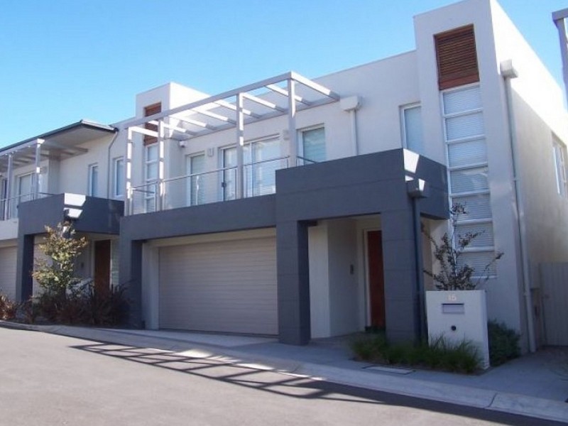 15 Waterstone Cr, Bella Vista NSW 2153