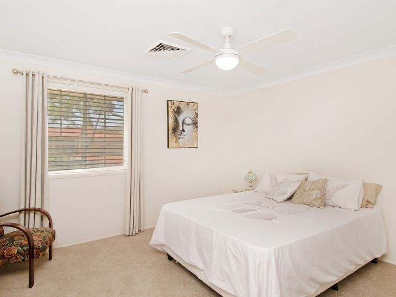 8 Crestview Drive, Glenwood NSW 2768