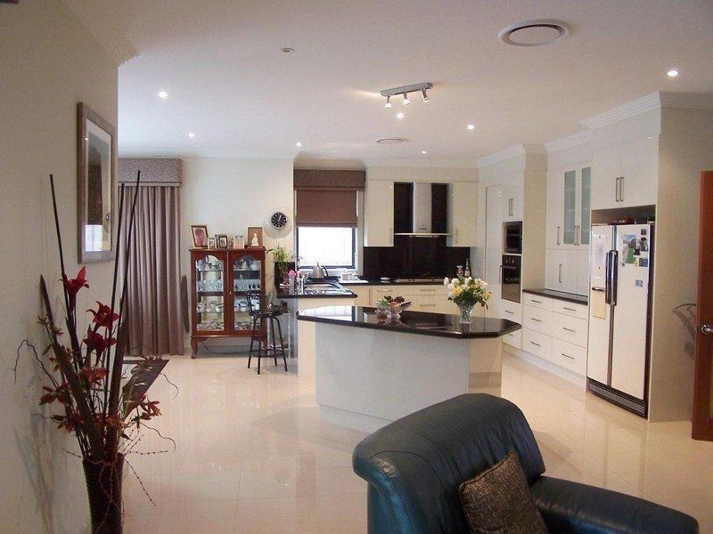 8 Ashburn Close, Bella Vista NSW 2153