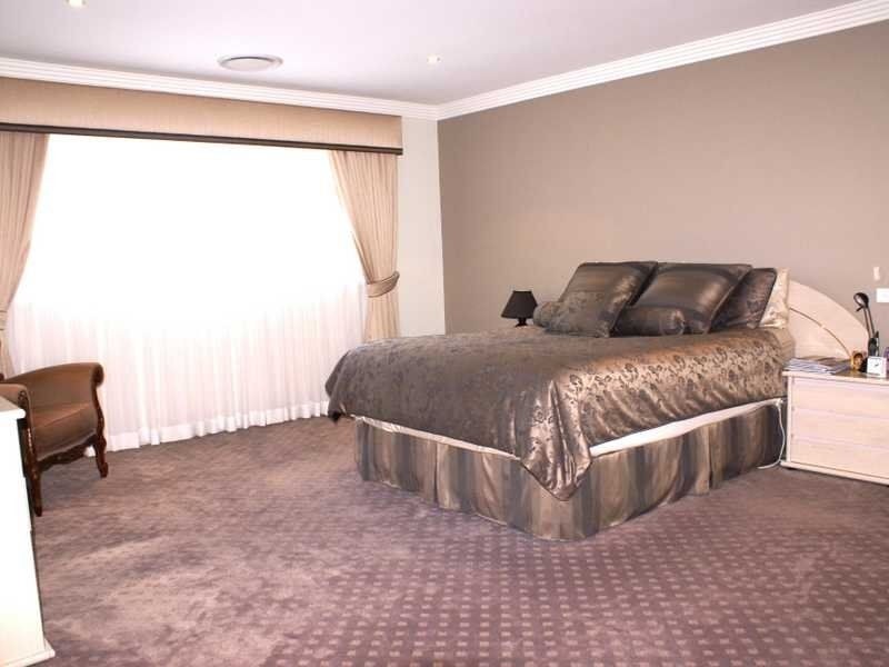 8 Ashburn Close, Bella Vista NSW 2153