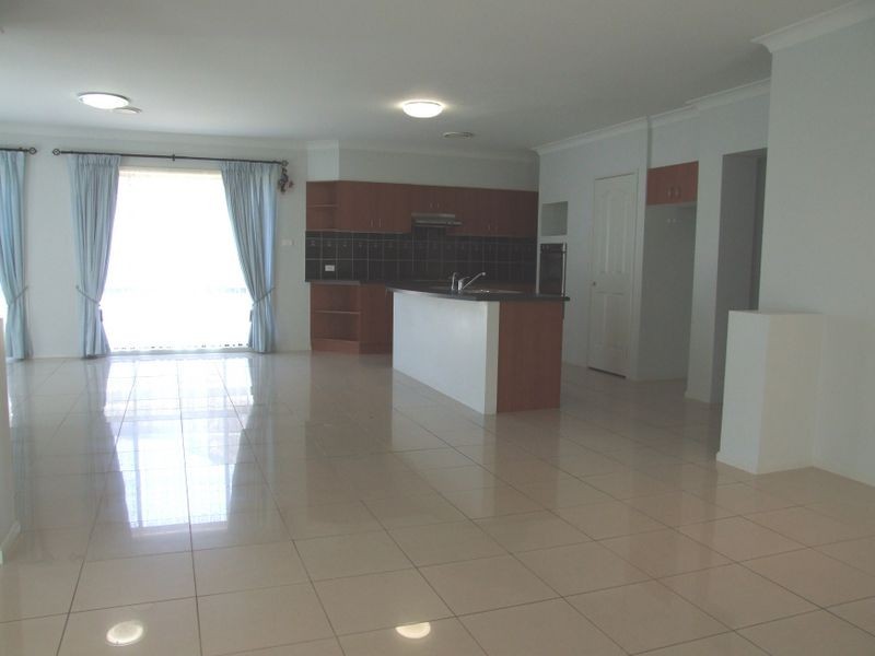 33 Amy Hawkins Cct, Kellyville NSW 2155