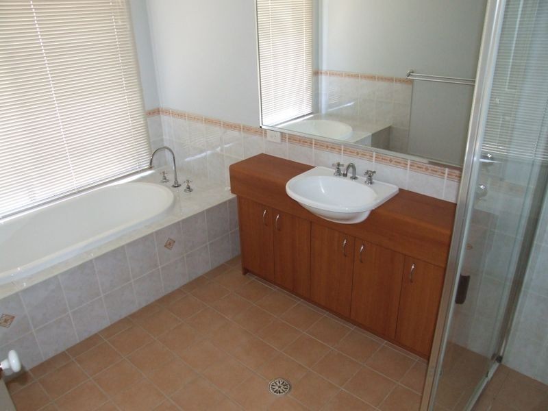 33 Amy Hawkins Cct, Kellyville NSW 2155