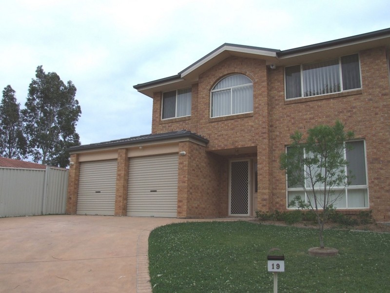 19 Landy Pl, Kellyville NSW 2155