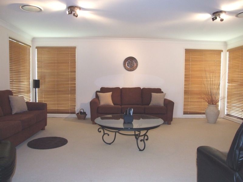 36 Prestige Av, Bella Vista NSW 2153