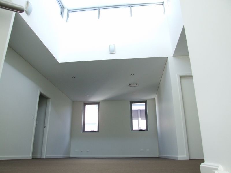 10 Peninsula Way, Bella Vista NSW 2153