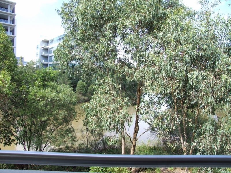 10 Peninsula Way, Bella Vista NSW 2153