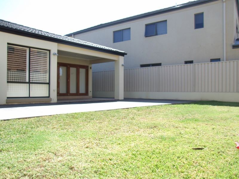 1 Calais Place, Castle Hill NSW 2154
