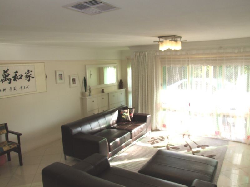 106a Delaney Dr, Baulkham Hills NSW 2153