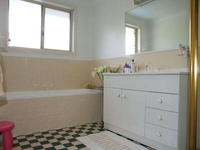 106a Delaney Dr, Baulkham Hills NSW 2153