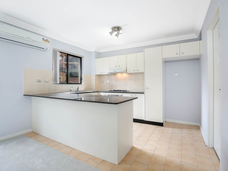 33/49 Dobson Crescent, Baulkham Hills NSW 2153