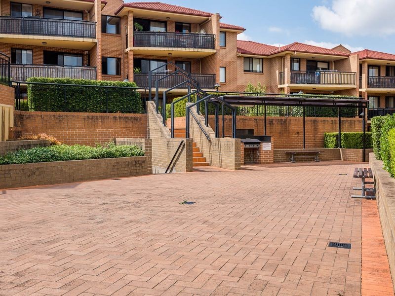 33/49 Dobson Crescent, Baulkham Hills NSW 2153