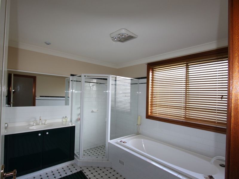 5 Cornwall Place, Bella Vista NSW 2153