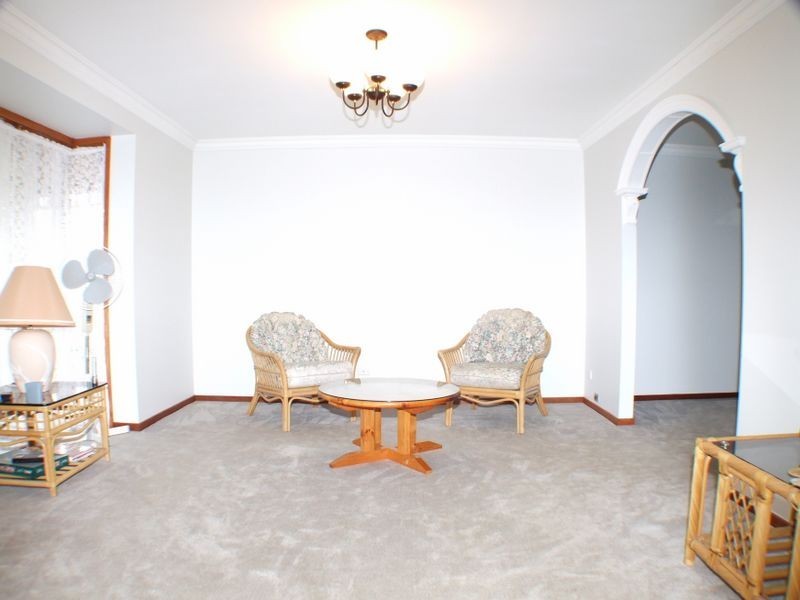 5 Roxburgh Pl, Bella Vista NSW 2153