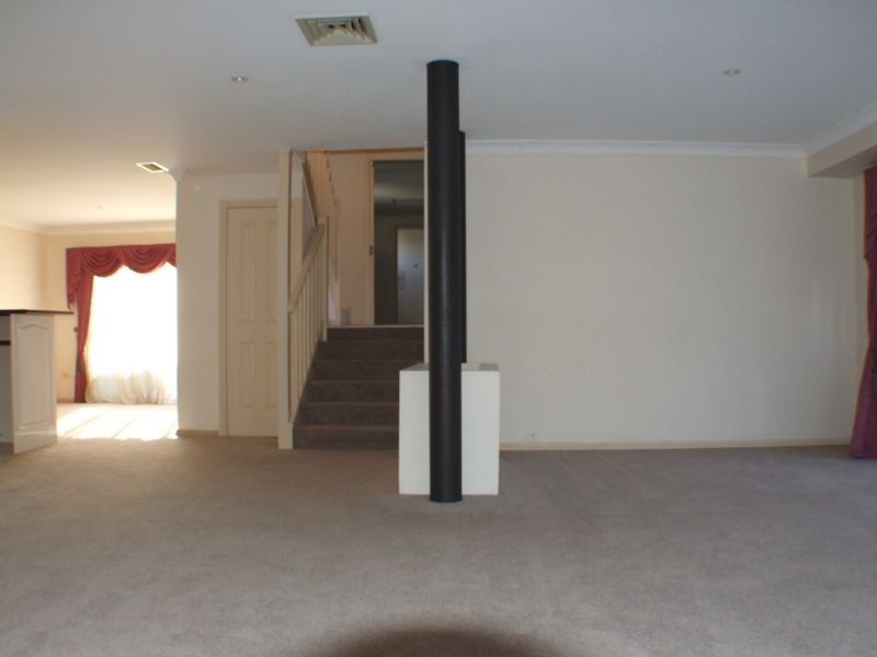 2A Roxburgh Place, Bella Vista NSW 2153