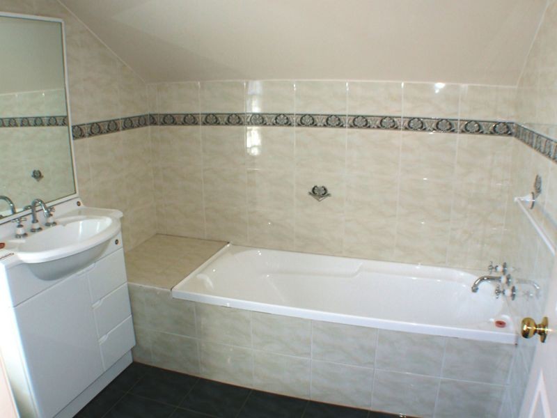 2A Roxburgh Place, Bella Vista NSW 2153