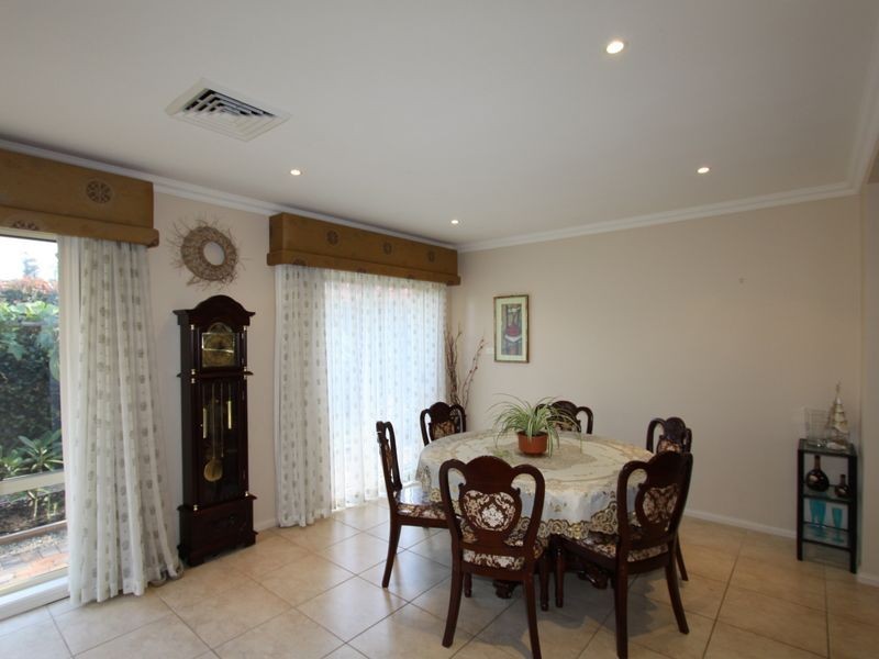 16 Coach House Pl, Bella Vista NSW 2153