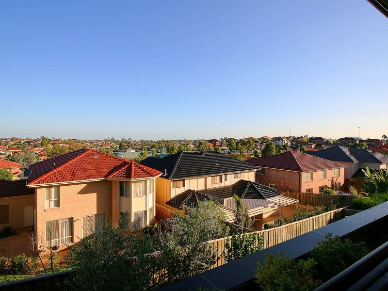 11 Blacksmith Crt, Bella Vista NSW 2153