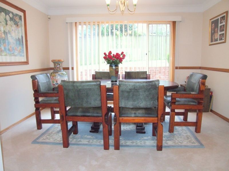 3 Roxburgh Pl, Bella Vista NSW 2153