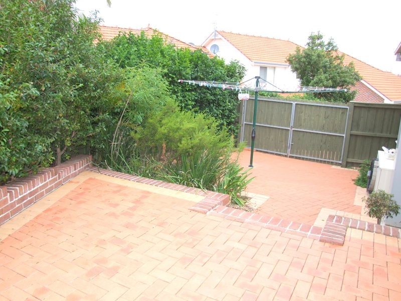 3 Roxburgh Pl, Bella Vista NSW 2153