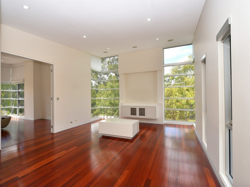 2 Ashburn Close, Bella Vista NSW 2153