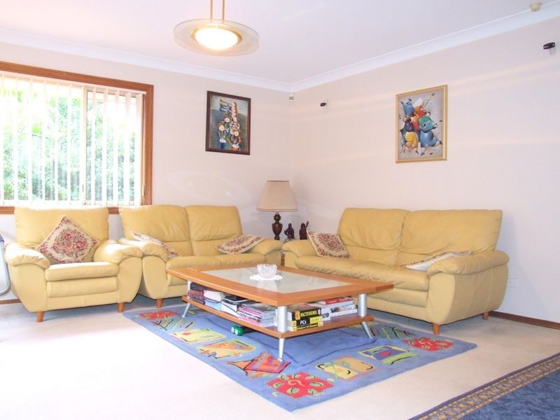 3 Roxburgh Pl, Bella Vista NSW 2153