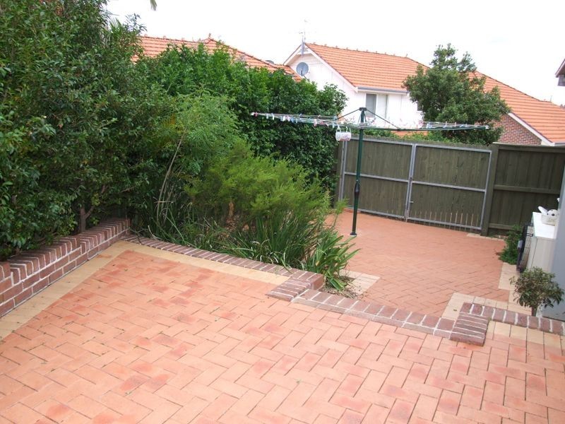 3 Roxburgh Pl, Bella Vista NSW 2153