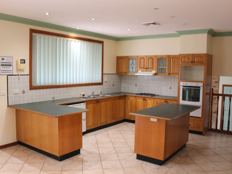 7 Chipp Ct, Bella Vista NSW 2153