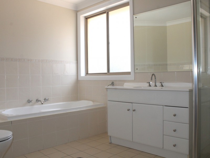 7 Benson Rd, Beaumont Hills NSW 2155