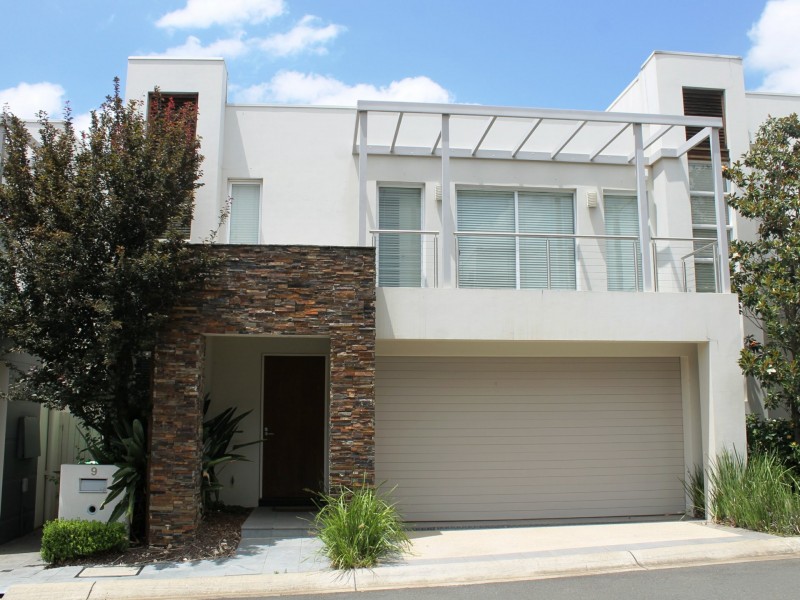 9 Waterstone Crescent, Bella Vista NSW 2153