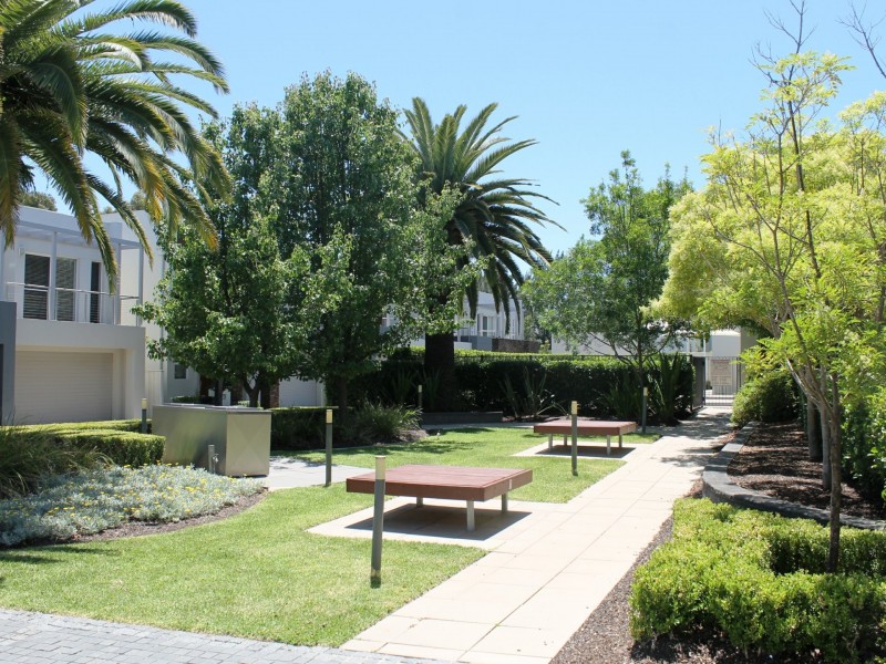 9 Waterstone Crescent, Bella Vista NSW 2153