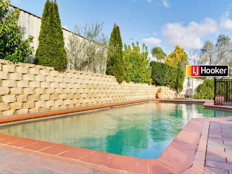 10 Iron Bark Grove, Bella Vista NSW 2153