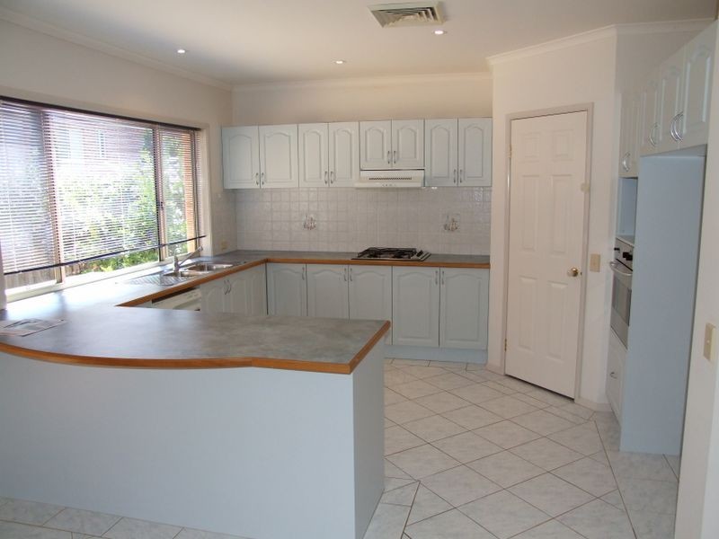 21 Armine Way, Beaumont Hills NSW 2155