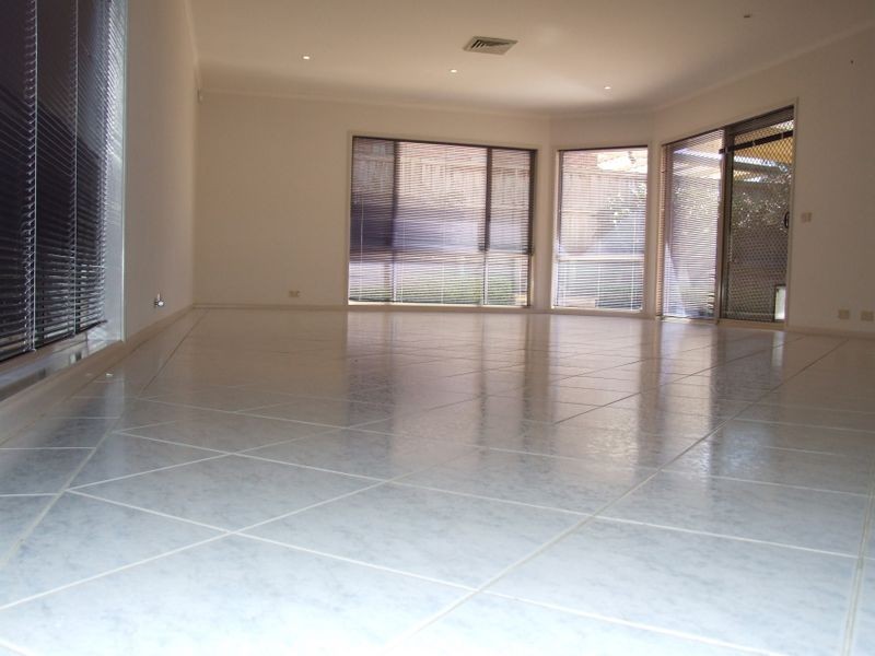 21 Armine Way, Beaumont Hills NSW 2155