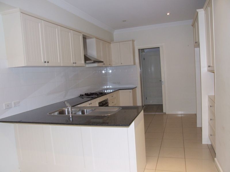 21 Jacqui Circuit, Baulkham Hills NSW 2153