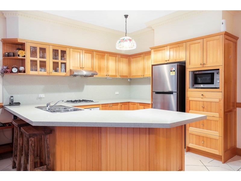 4 Pipersbrook Crescent, Bella Vista NSW 2153