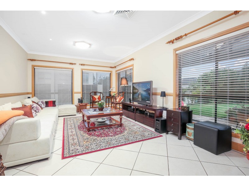4 Pipersbrook Crescent, Bella Vista NSW 2153
