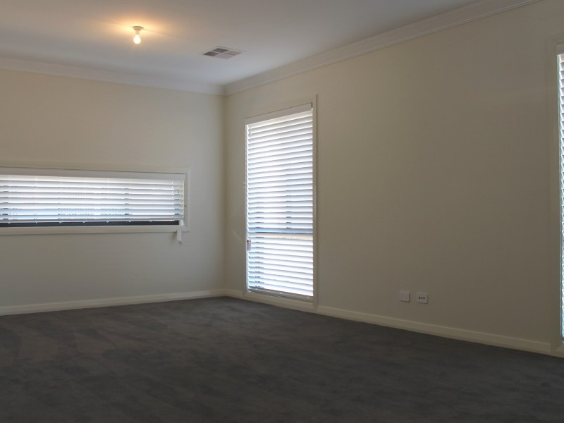 51 Springbrook Blvd, Kellyville NSW 2155