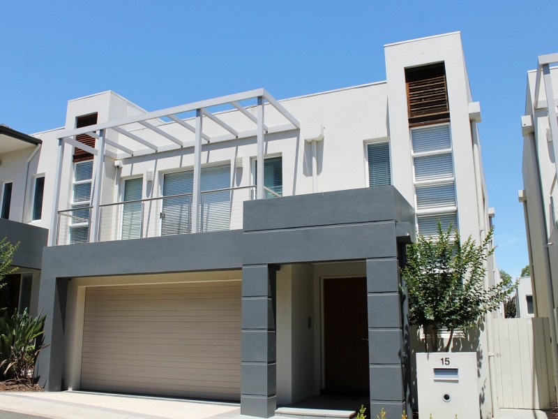 15 Waterstone Crescent, Bella Vista NSW 2153