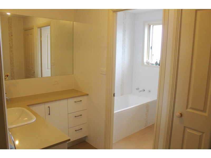 14 Nicholas Cl, Bella Vista NSW 2153