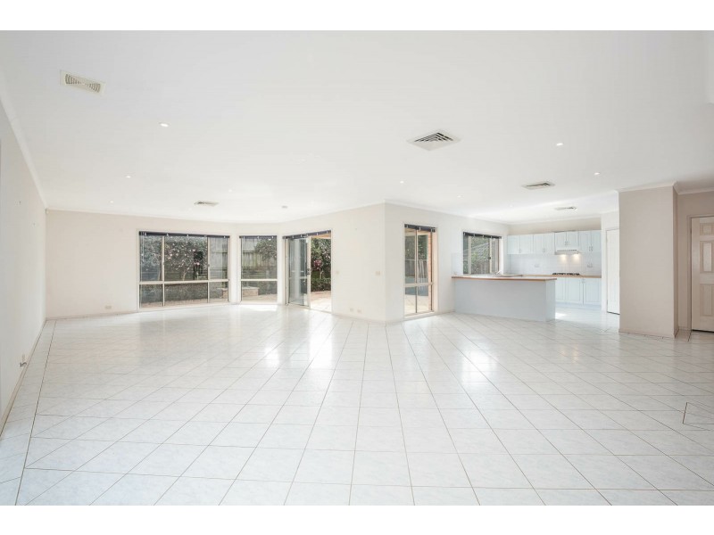 21 Armine Way, Beaumont Hills NSW 2155