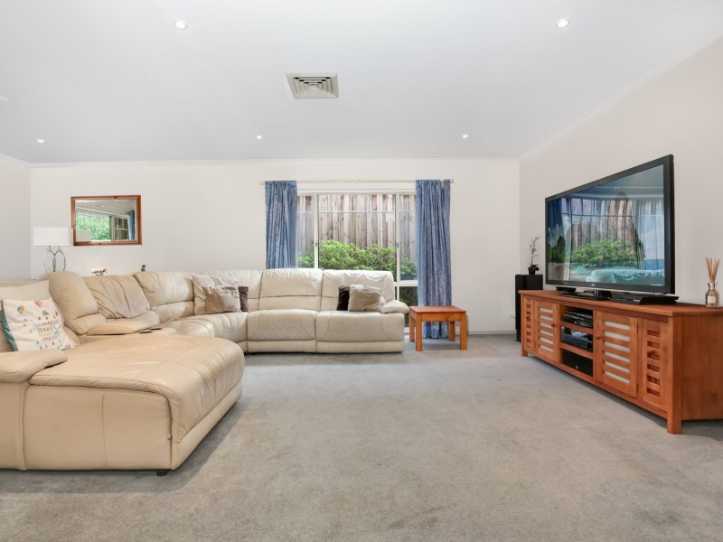 21 Armine Way, Beaumont Hills NSW 2155