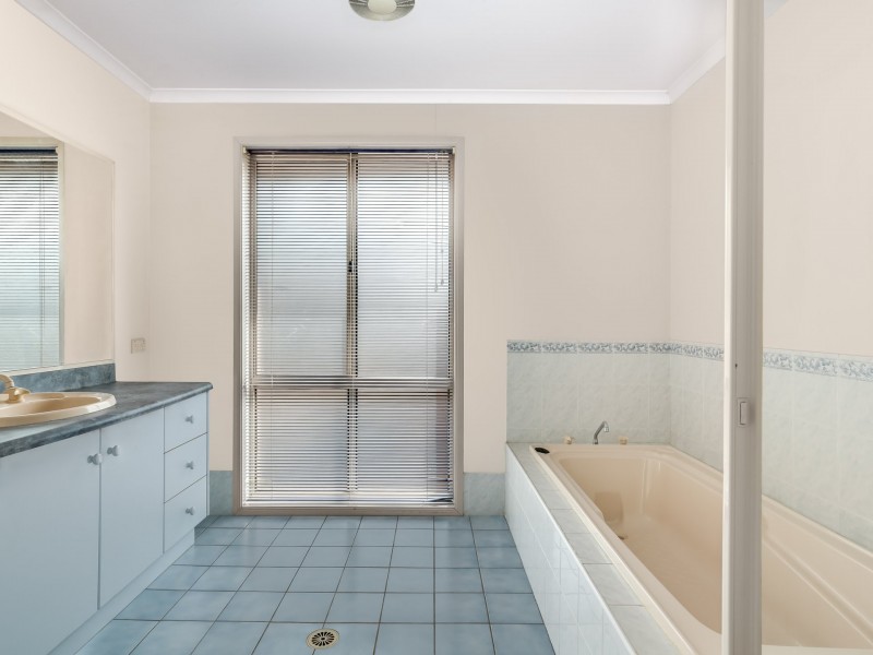 21 Armine Way, Beaumont Hills NSW 2155