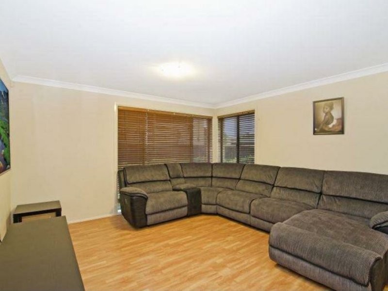 12 Wilkins Ave, Beaumont Hills NSW 2155