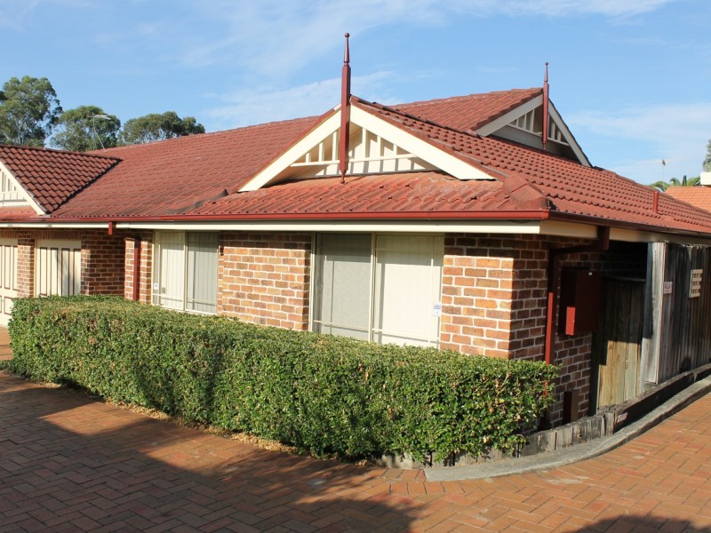 2/211 Old Windsor Rd, Northmead NSW 2152