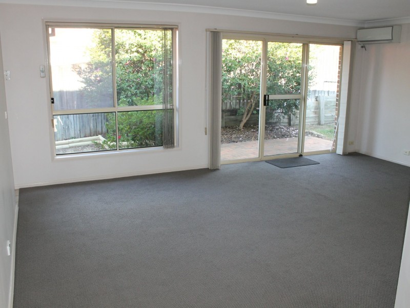 2/211 Old Windsor Rd, Northmead NSW 2152