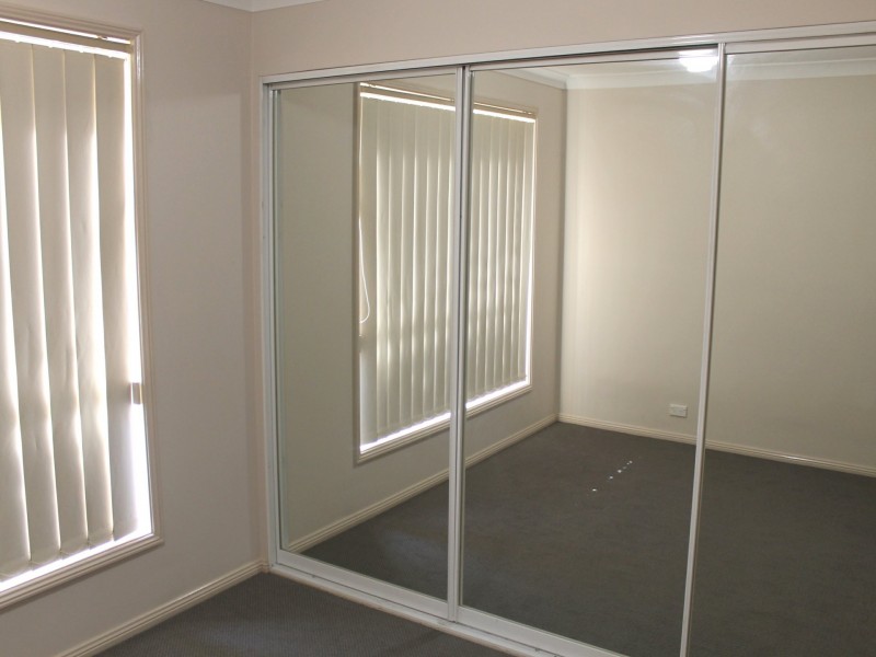 2/211 Old Windsor Rd, Northmead NSW 2152