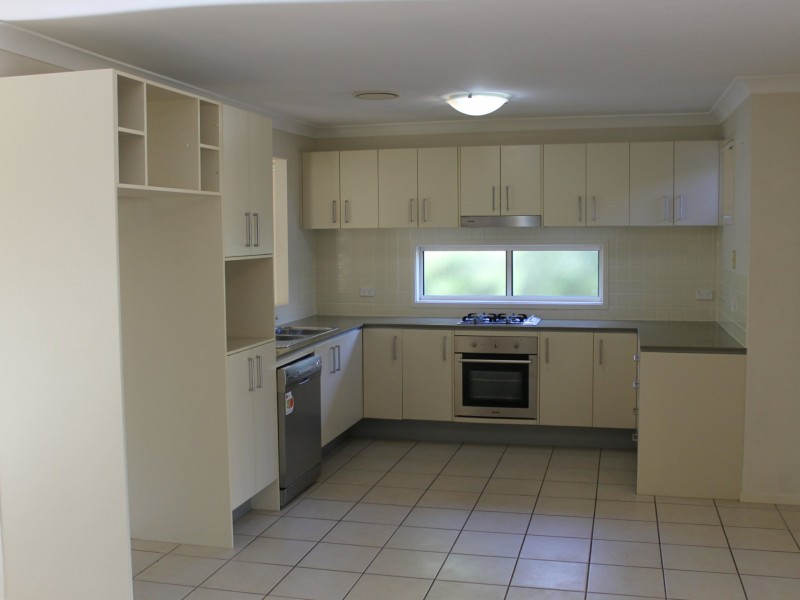 81 Phoenix Ave, Beaumont Hills NSW 2155