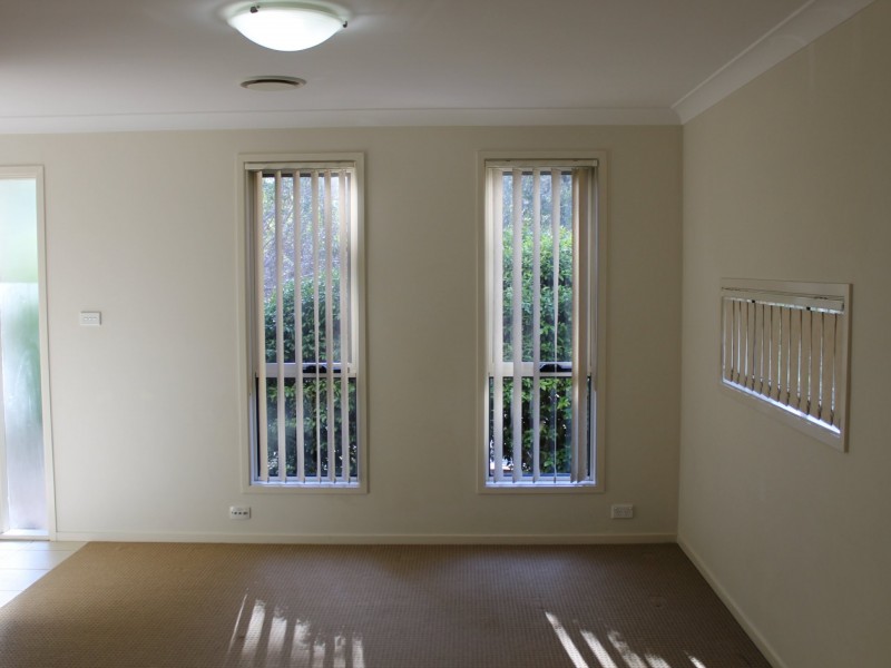 81 Phoenix Ave, Beaumont Hills NSW 2155